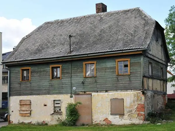 KONIK - remontowany dom przysłupowy w Gródku nad Nysą (źródło: Liberecký deník)