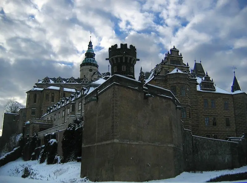 Zamek we Frydlancie, fot. wikipedia.pl, autor: Grzegorz Koprowicz  na licencji Creative Commons