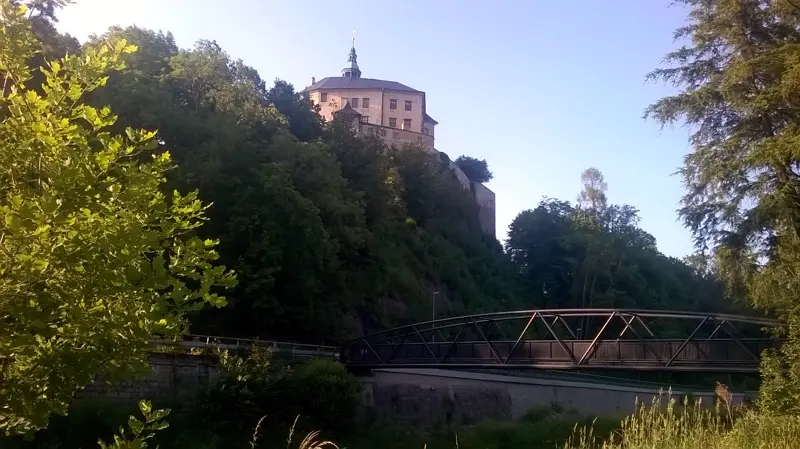 Po drodze można podziwiać piękne widoki na miasto i zamek, fot. bogatynia.info.pl