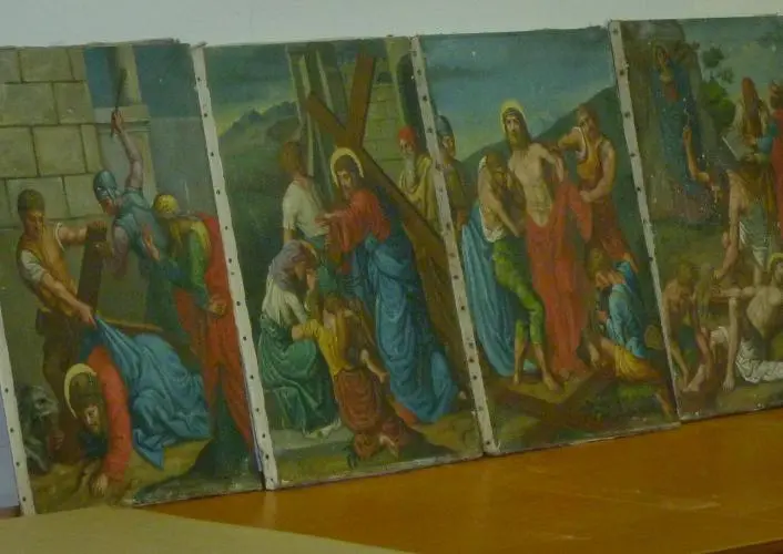 14 obrazów Drogi Krzyżowej odnaleziono w Polsce przy granicy z Czechami, fot. czeska policja