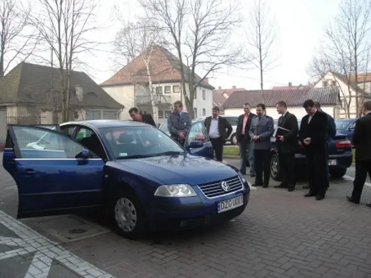 Przekazanie samochodu policji - marzec 2007 r., fot. archiwum KPP w Zgorzlcu