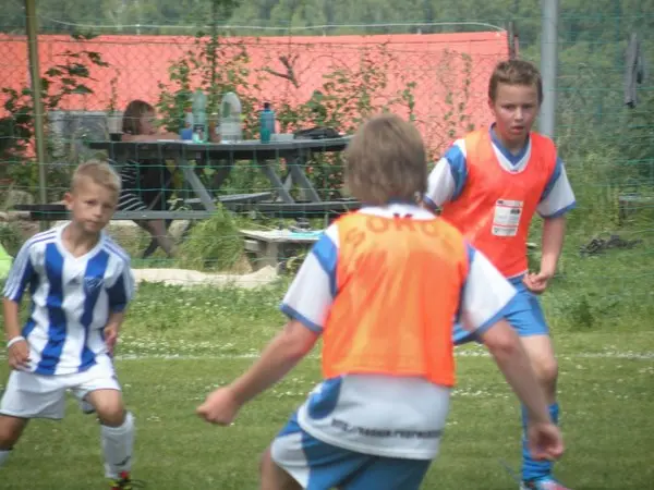 W turnieju zorganizowanym dla rocznika 2002, wzięło udział 6 zespołów, fot. Football Academy Bogatynia