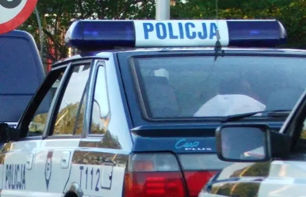 Policjanci zatrzymali samochód do rutynowej kontroli, fot. sxc.hu